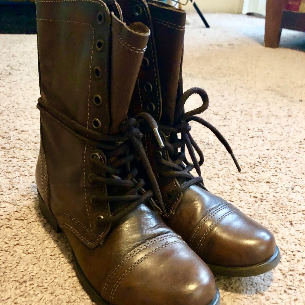 NEVER WORN Steve Madden Troopa Boots